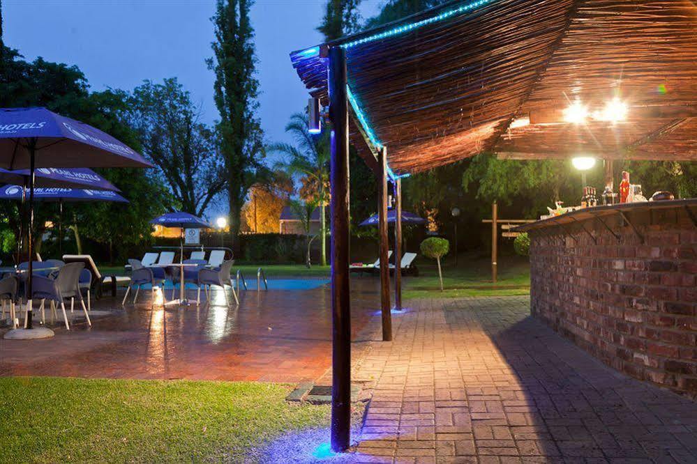 Oudtshoorn Inn Hotel Exterior photo